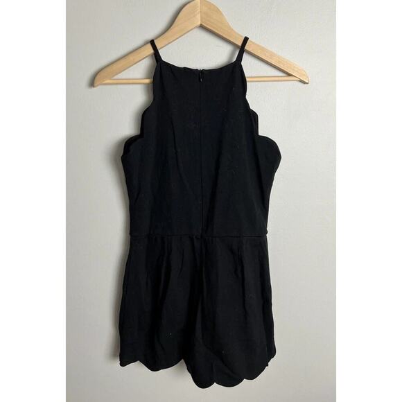 Love…Ady Black Romper Scallop Hem Halter Neck Sleeveless Cocktail Size Medium Wm - Picture 2 of 4